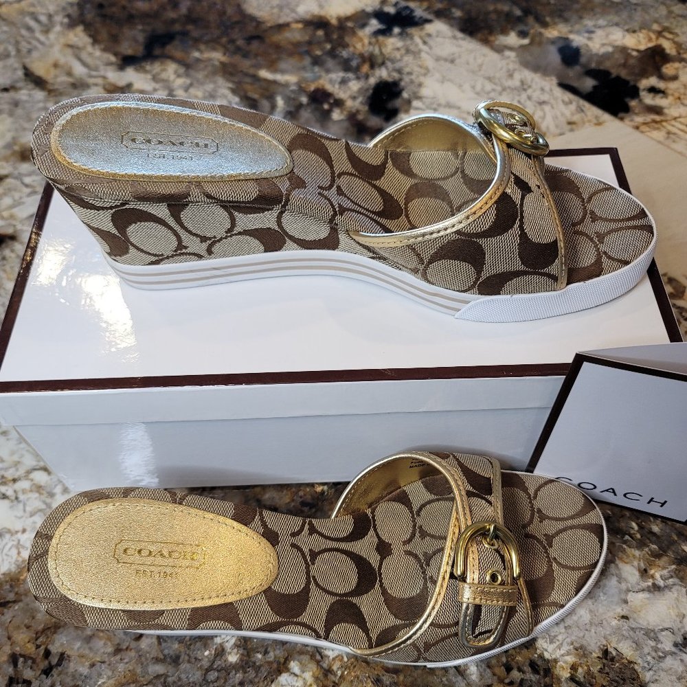 Coach Perry C signature Wedge Size 9.5